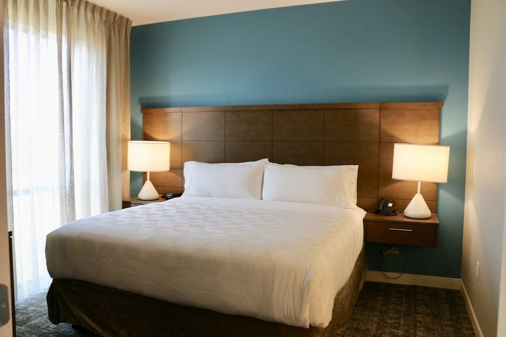 Staybridge Suites Long Beach Airport