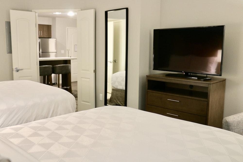 Staybridge Suites Long Beach Airport