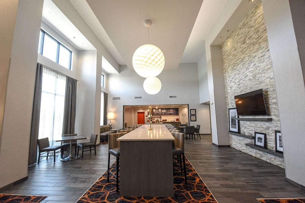 Hampton Inn & Suites Lenoir