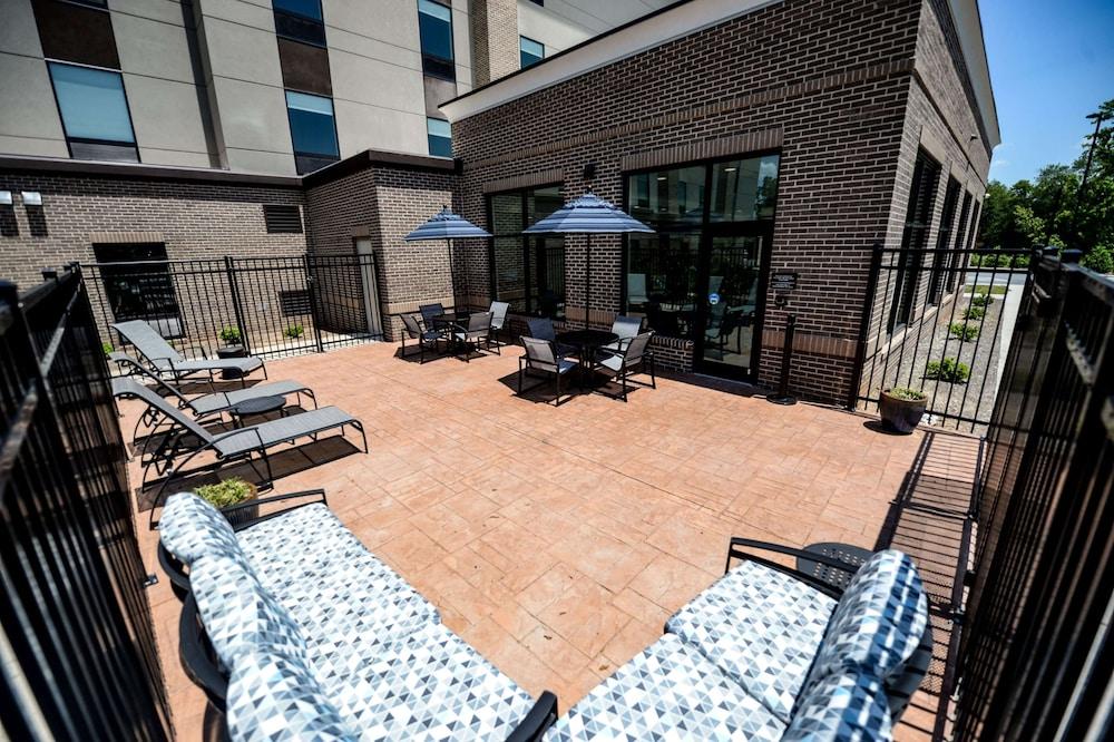 Hampton Inn & Suites Lenoir