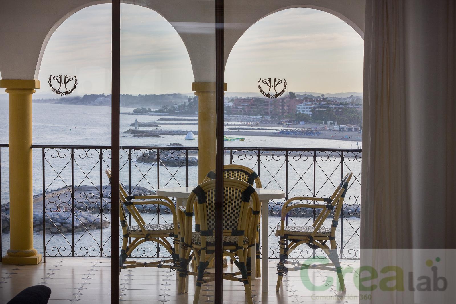 Park Plaza Suites