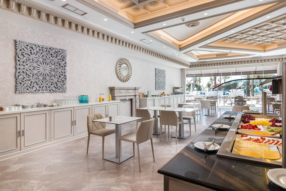 Park Plaza Suites