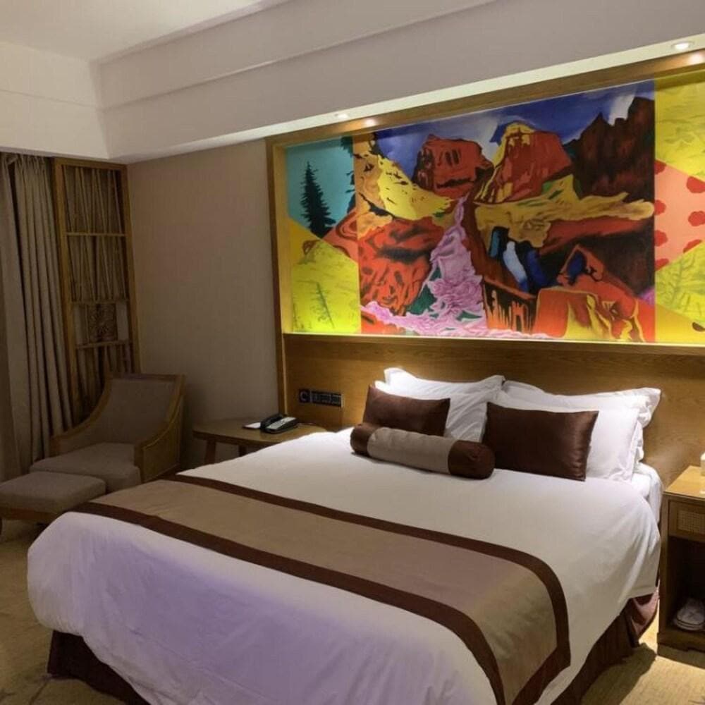 Wanyi Lijing Hotel