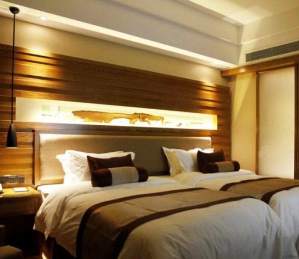 Wanyi Lijing Hotel