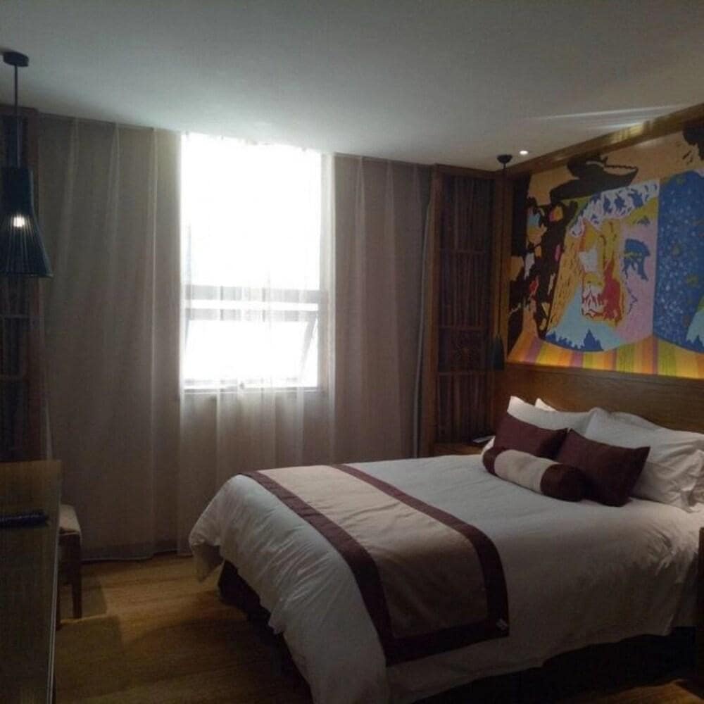 Wanyi Lijing Hotel