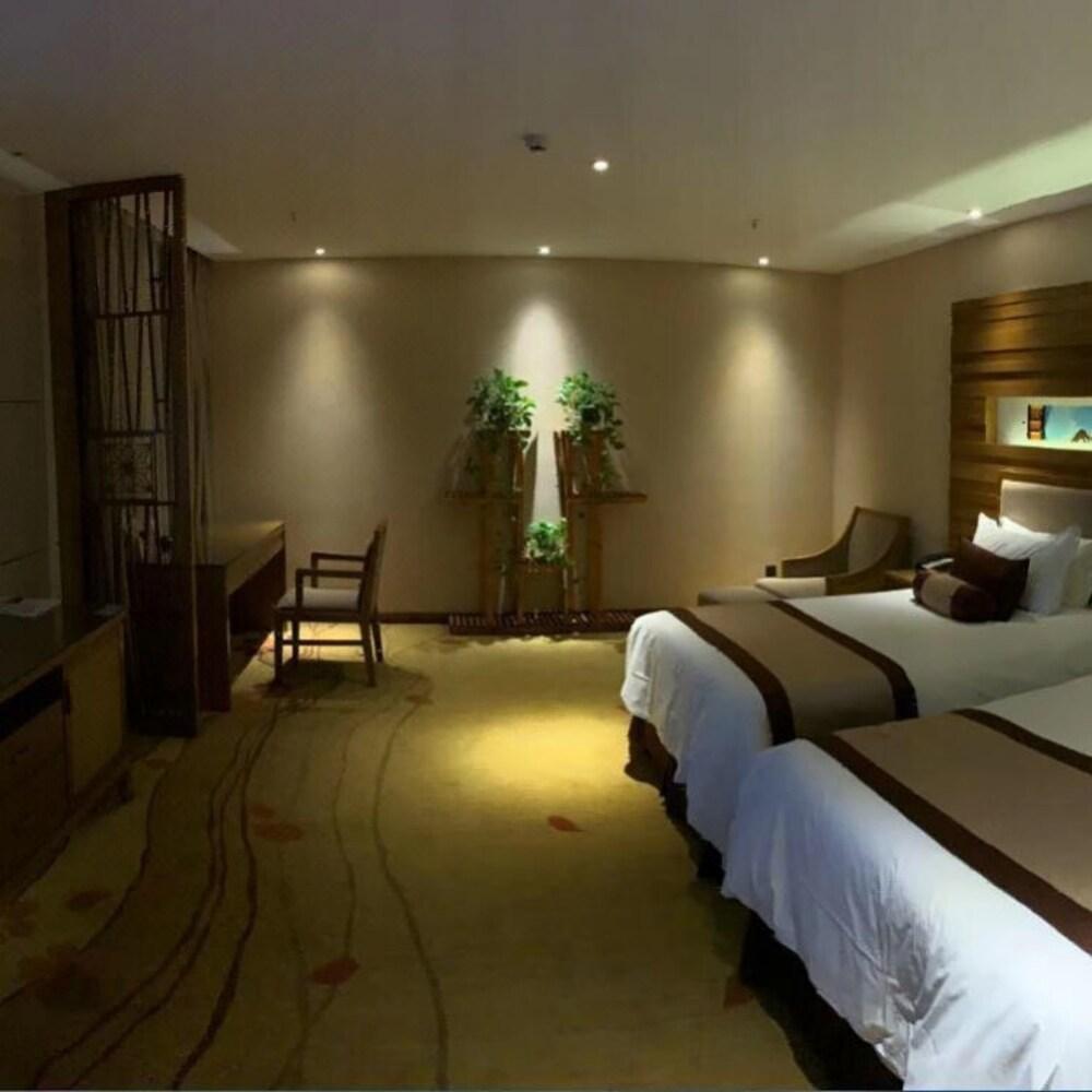 Wanyi Lijing Hotel