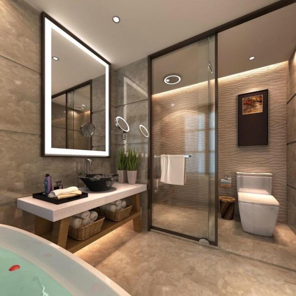 Wanyi Lijing Hotel