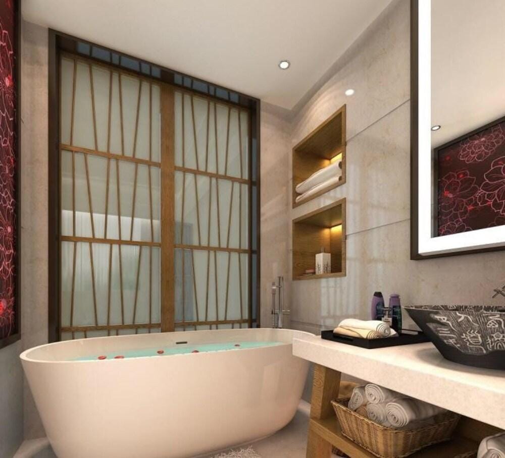 Wanyi Lijing Hotel