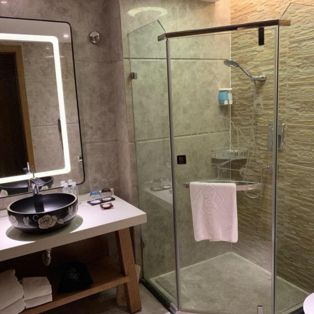 Wanyi Lijing Hotel