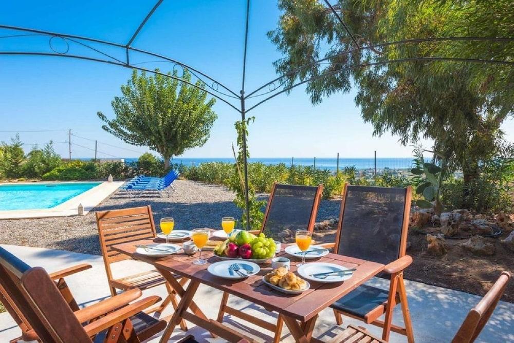Zizi Sea View Villa