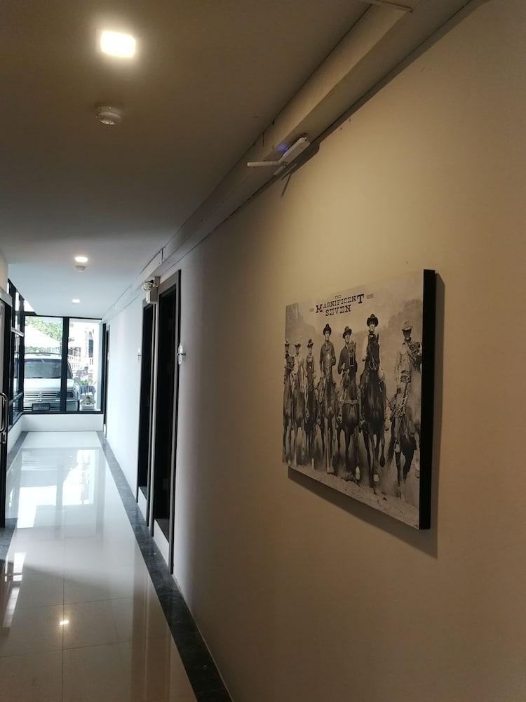 F Plus F Hotel