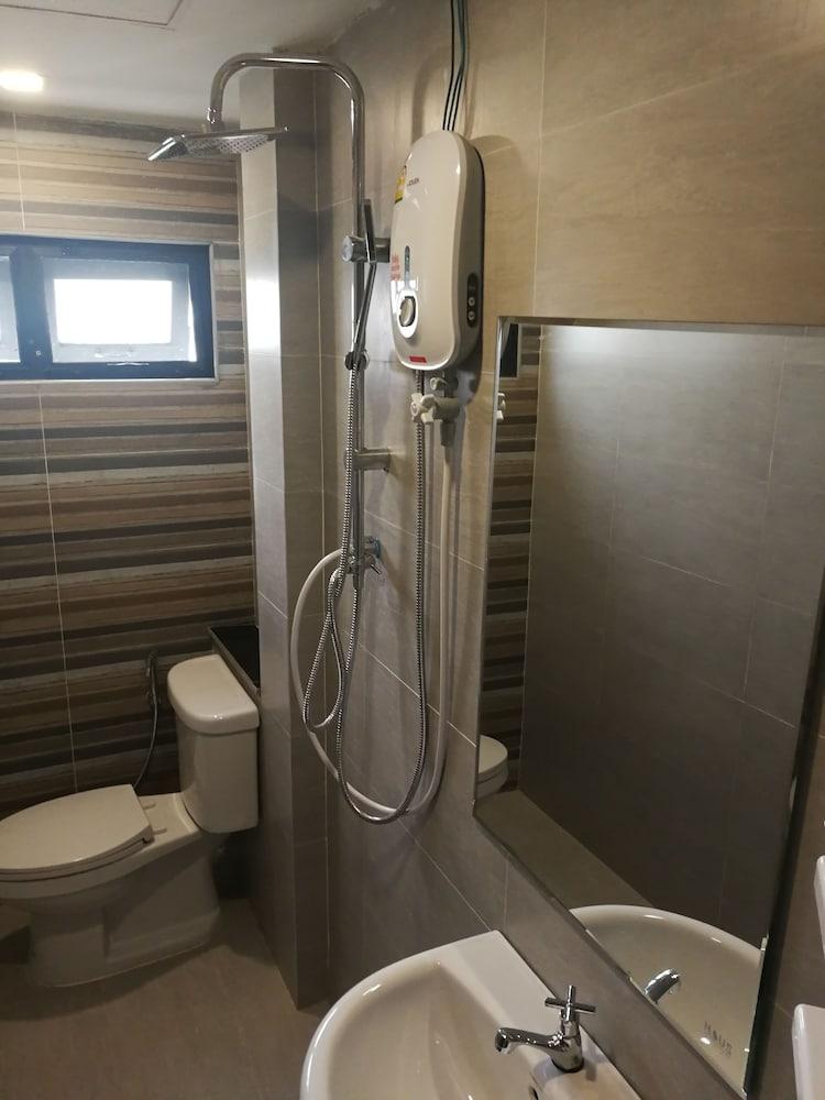 F Plus F Hotel