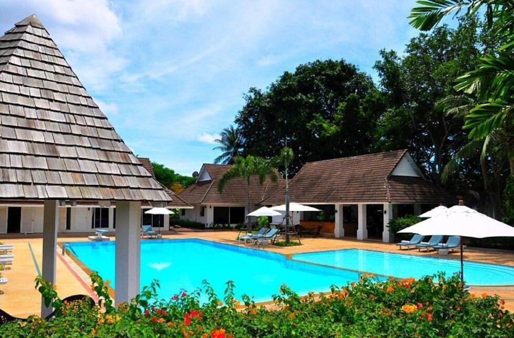 Tamarind Lake Villa