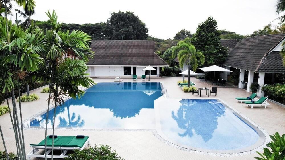 Tamarind Lake Villa