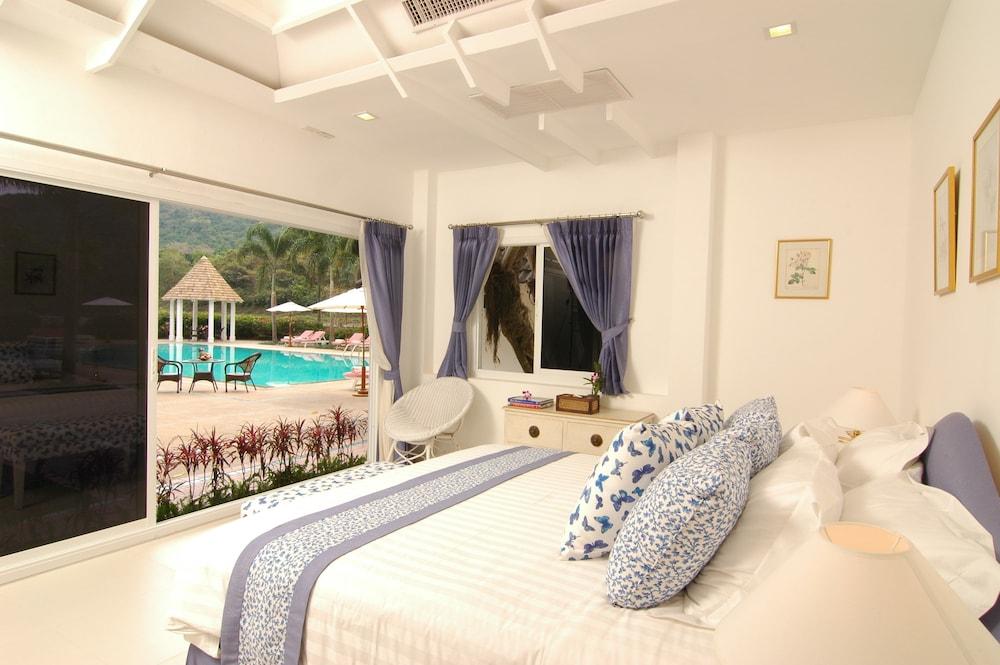 Tamarind Lake Villa