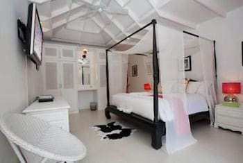 Tamarind Lake Villa