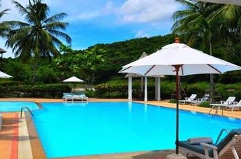 Tamarind Lake Villa