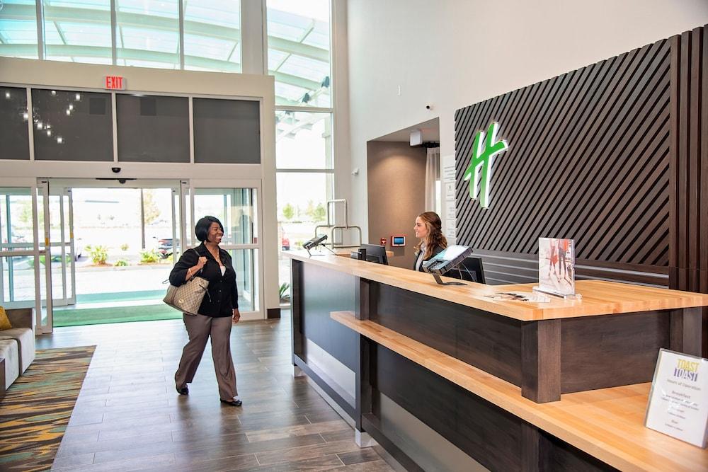Holiday Inn & Suites Savannah Airport - Pooler