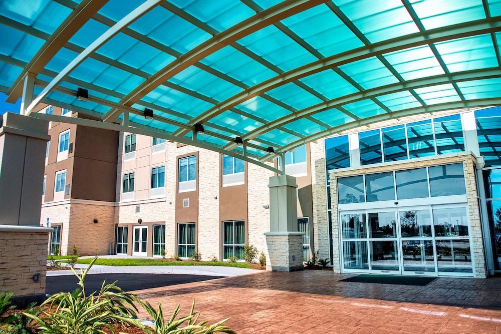 Holiday Inn & Suites Savannah Airport - Pooler