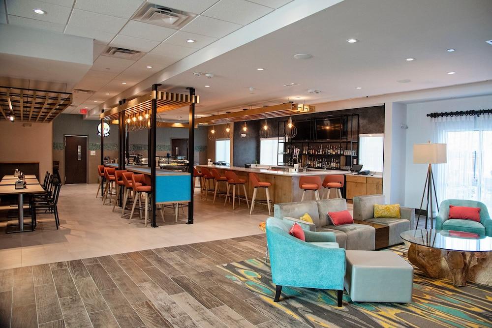 Holiday Inn & Suites Savannah Airport - Pooler