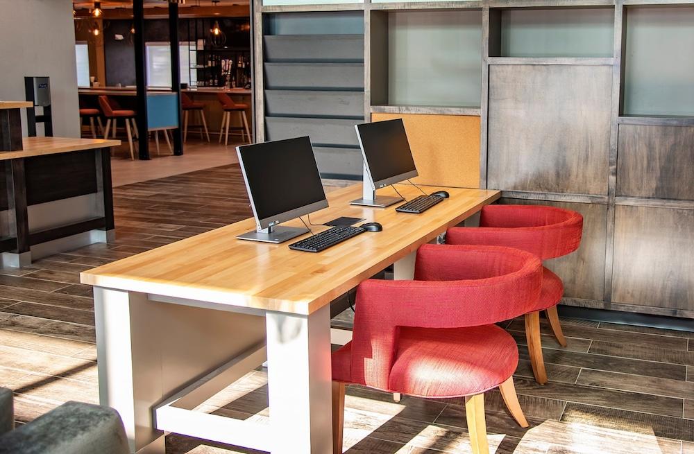 Holiday Inn & Suites Savannah Airport - Pooler