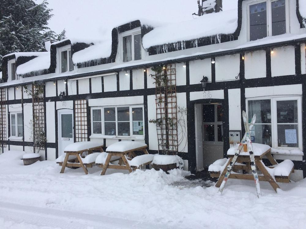 Mid Wales Inn