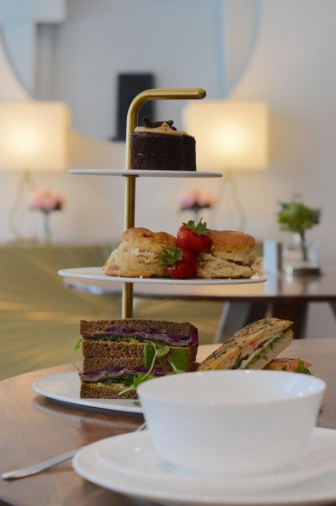 Q8 Boutique Hotel
