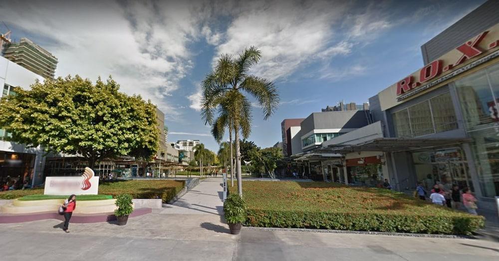 Mckinley Residences
