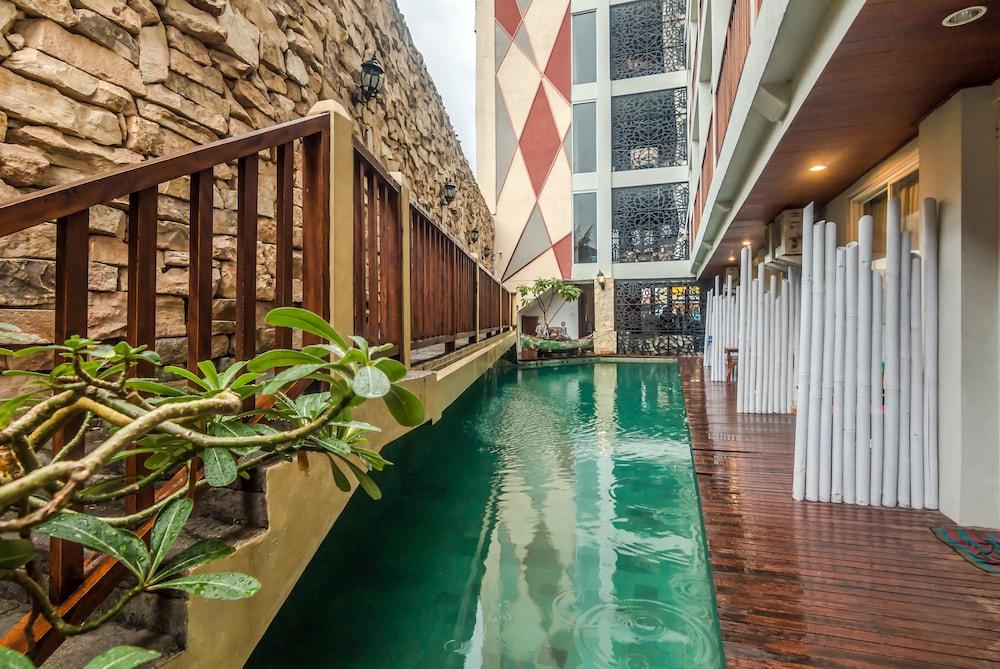 Hadi Poetra Hotel by ZEN Rooms