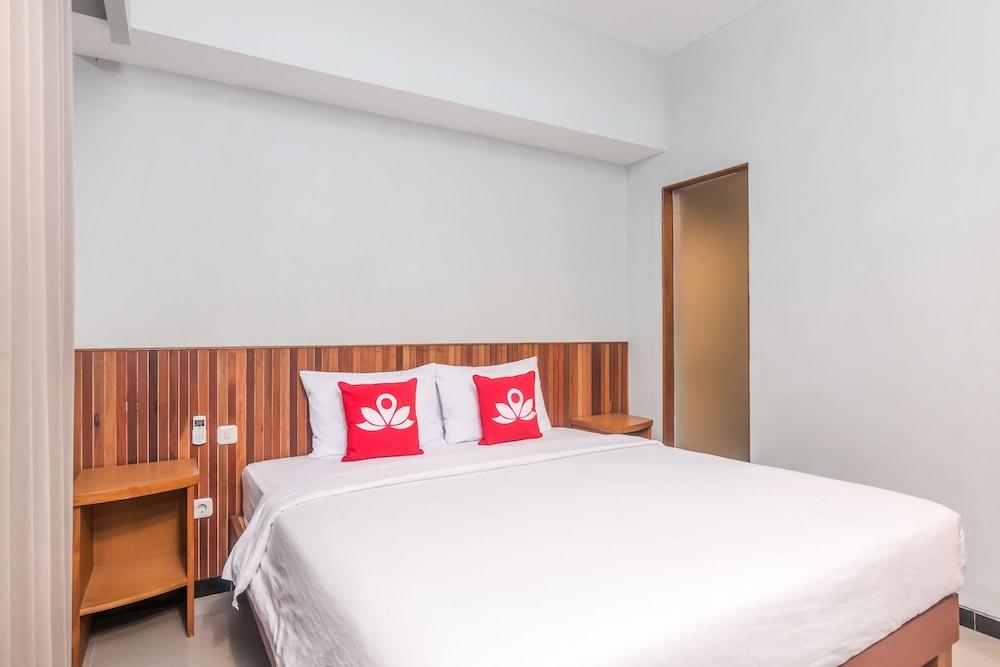 Hadi Poetra Hotel by ZEN Rooms