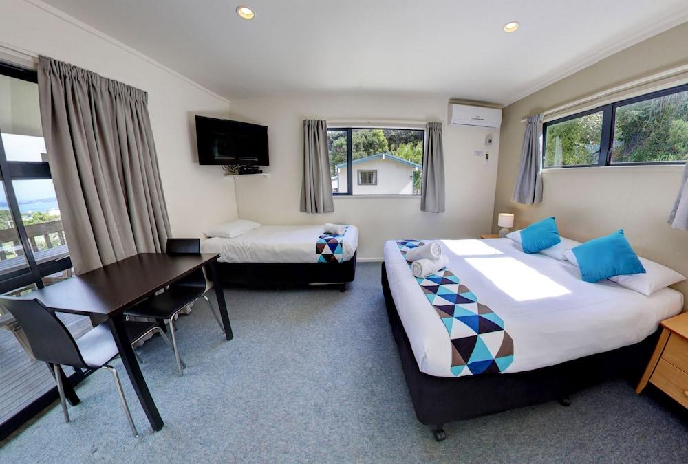 Russell TOP 10 Holiday Park