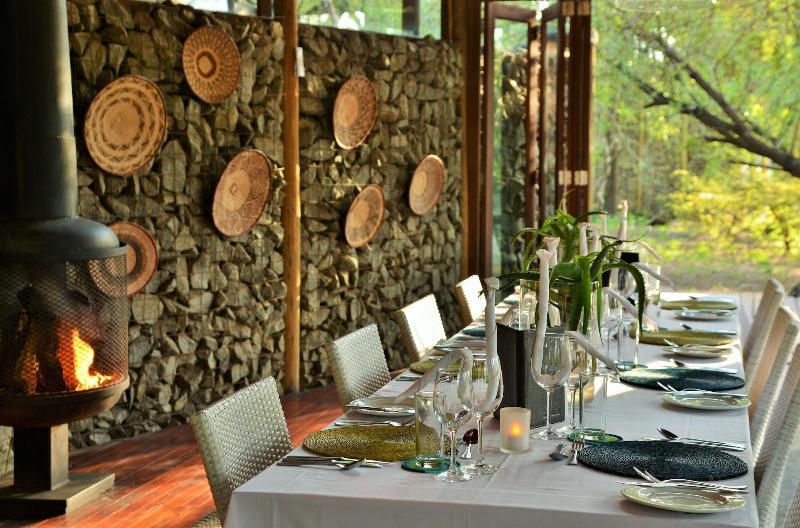 Rhino Post Safari Lodge