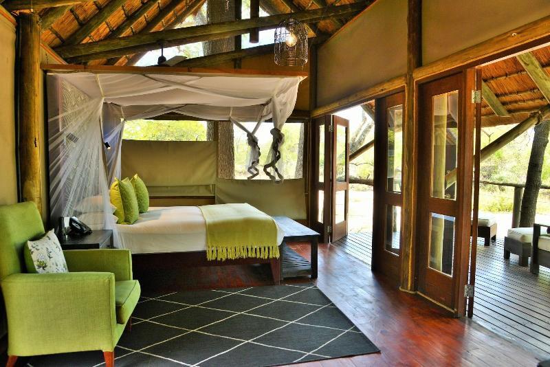 Rhino Post Safari Lodge
