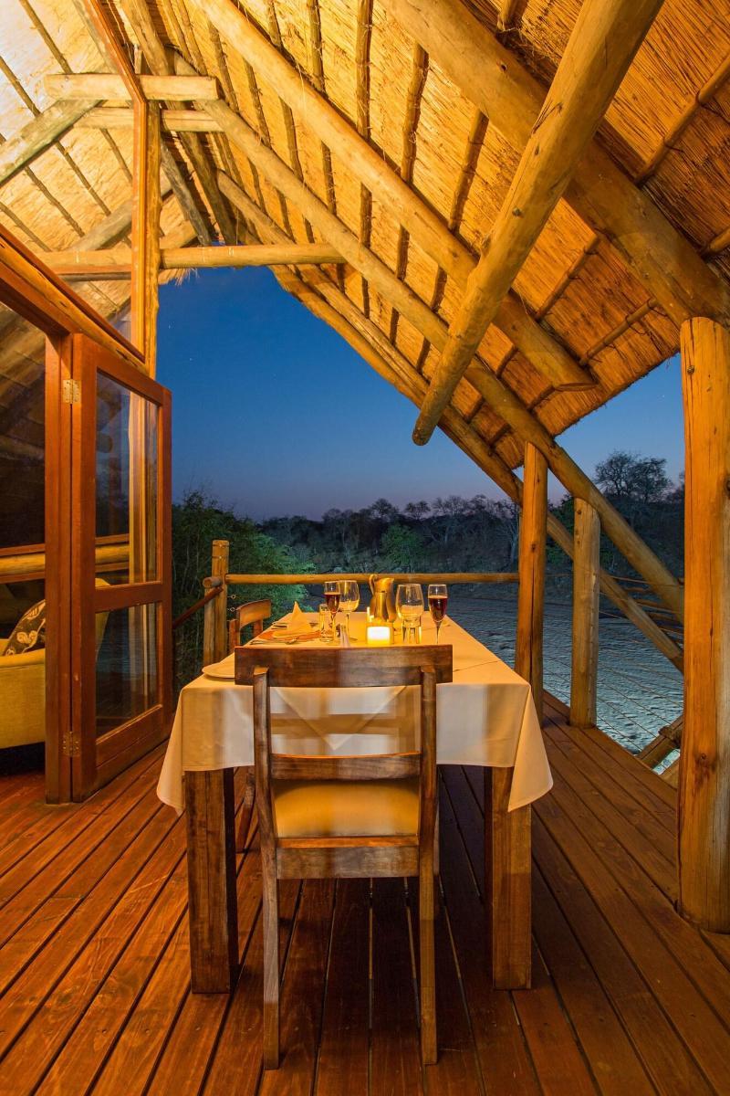Rhino Post Safari Lodge