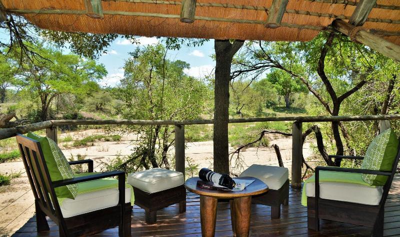 Rhino Post Safari Lodge