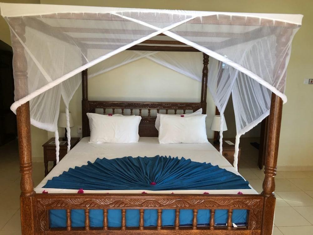 Khulala Ocean Blue Resort