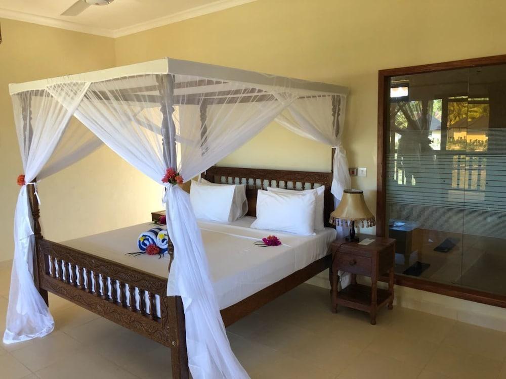 Khulala Ocean Blue Resort