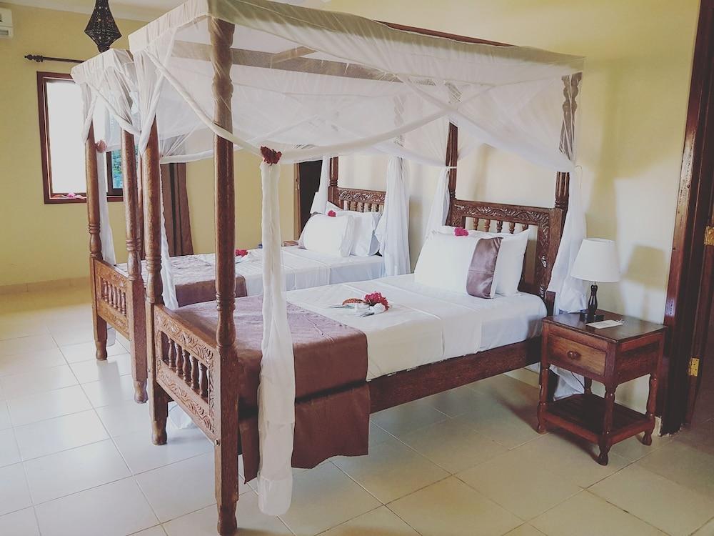 Khulala Ocean Blue Resort