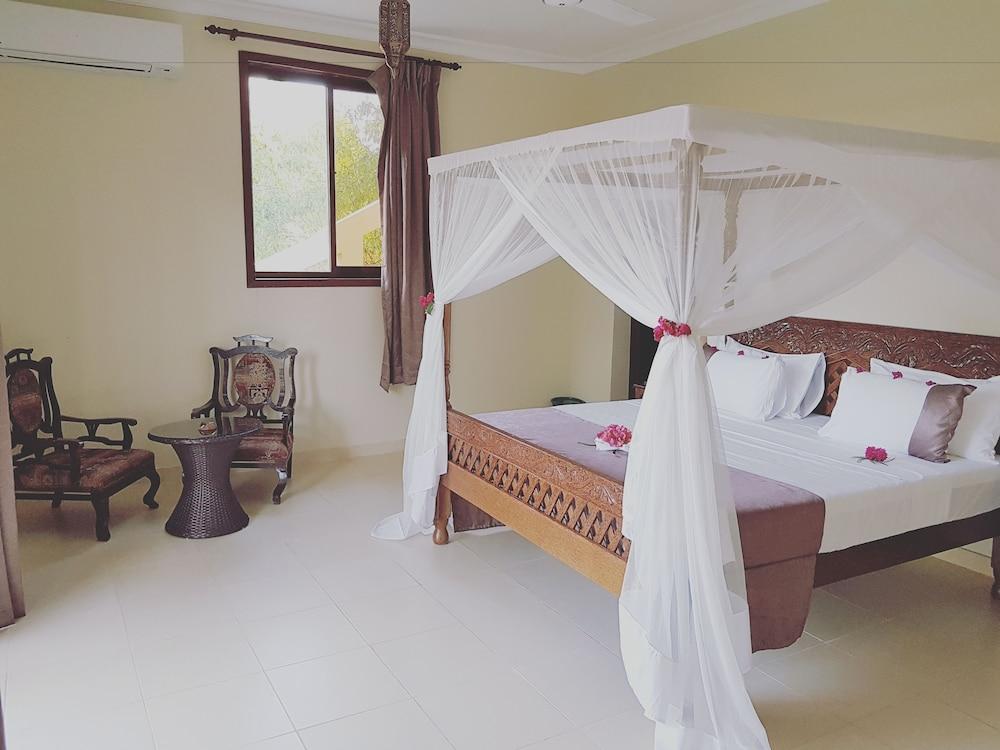 Khulala Ocean Blue Resort