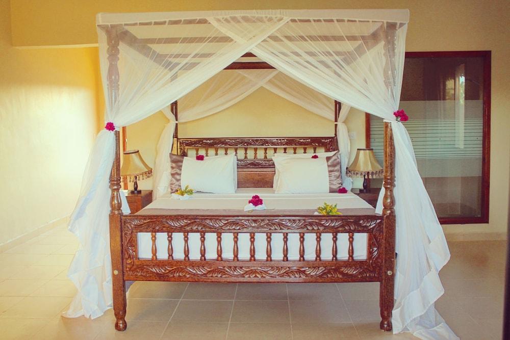 Khulala Ocean Blue Resort