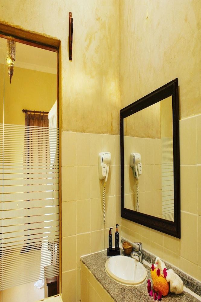 Khulala Ocean Blue Resort