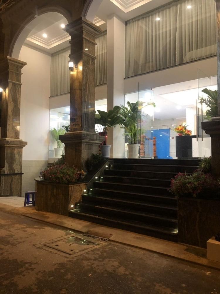 Doha 2 Hotel Saigon Airport