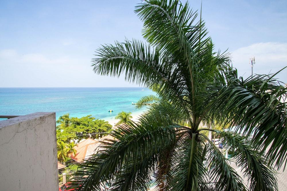 Sky Lounge Beach Studio