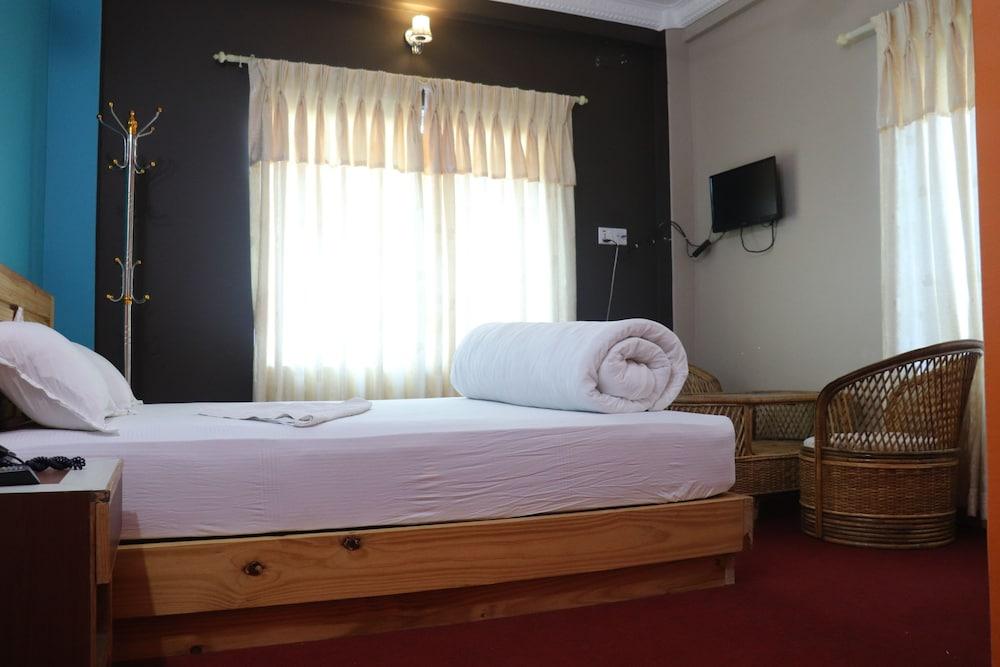 Hotel Youngs Stupa