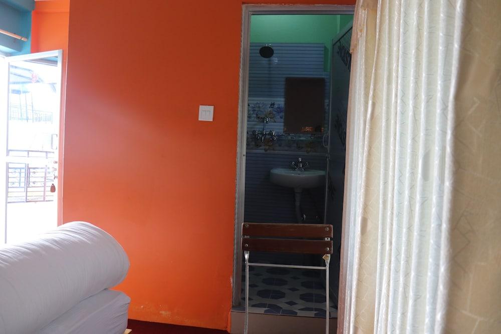 Hotel Youngs Stupa