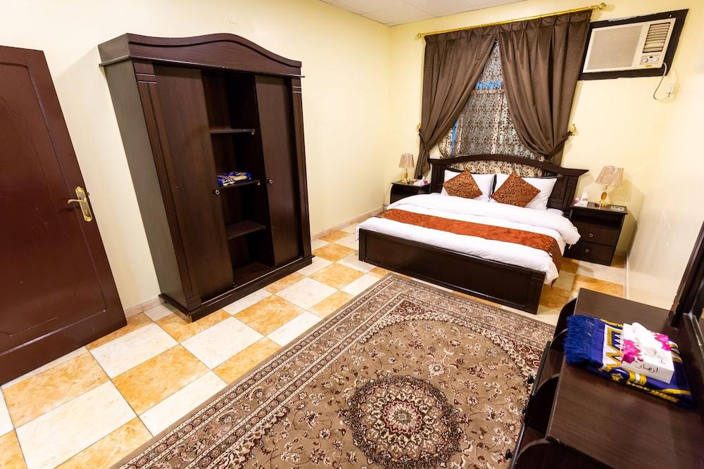 Al Eairy Furnished Apartments Al Baha 3