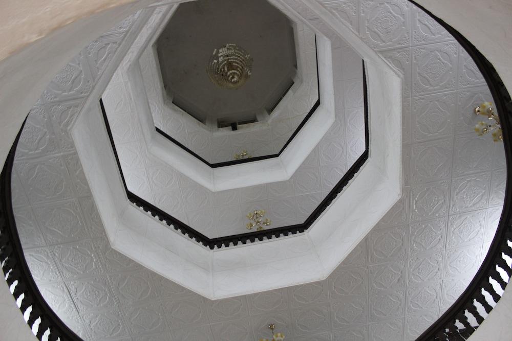 Al Eairy Furnished Apartments Al Baha 3