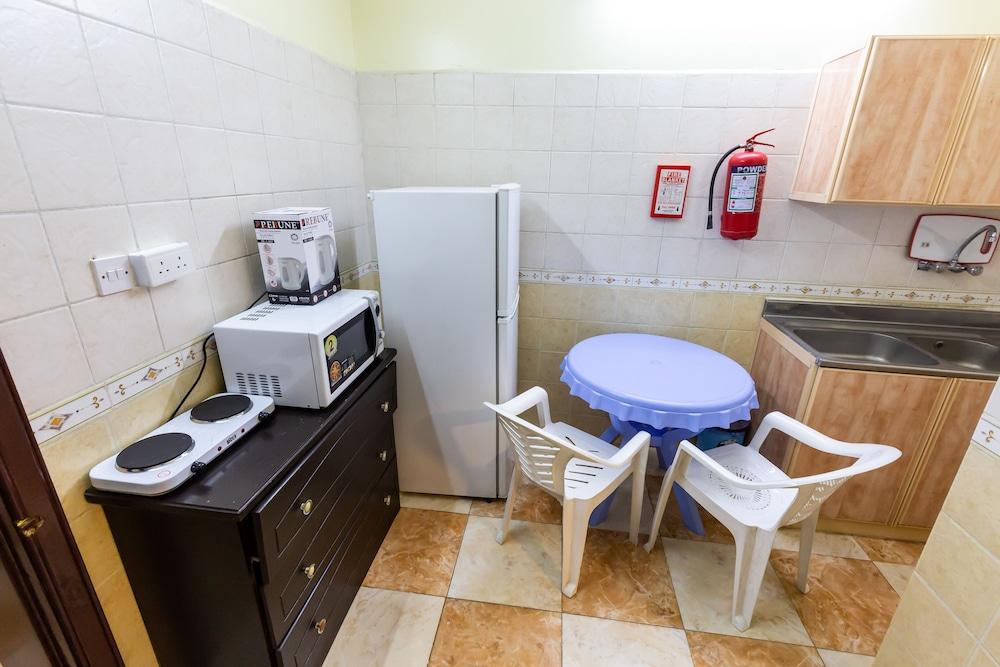 Al Eairy Furnished Apartments Al Baha 3