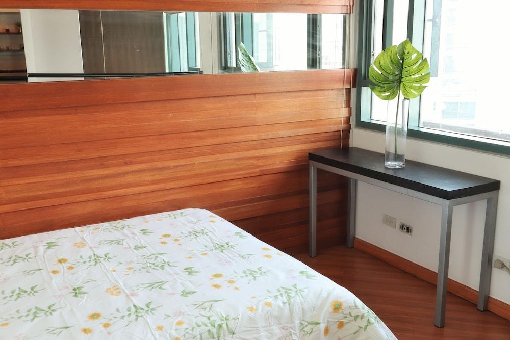 Mckinley Residences