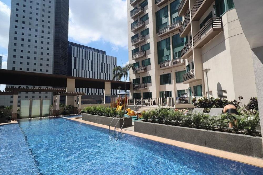 Mckinley Residences